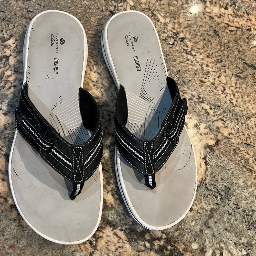 Clarks Flip Flops
